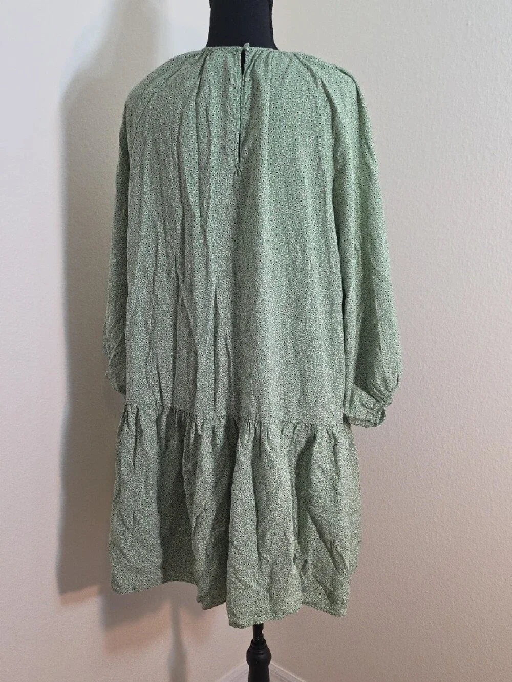 H&M Light Green Tiered Long-Sleeve Dress